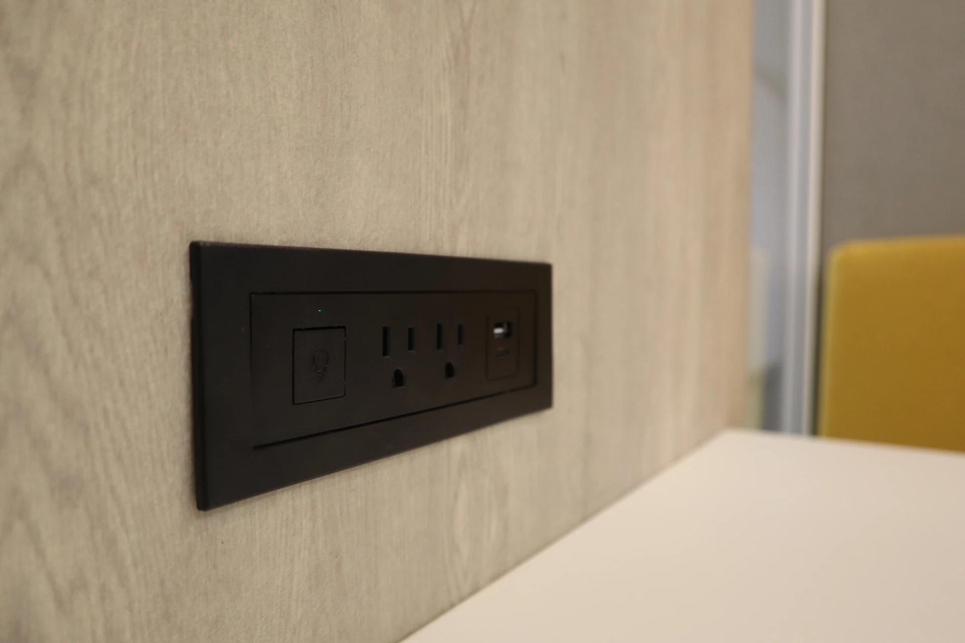 Spaceworx Decibel power outlet