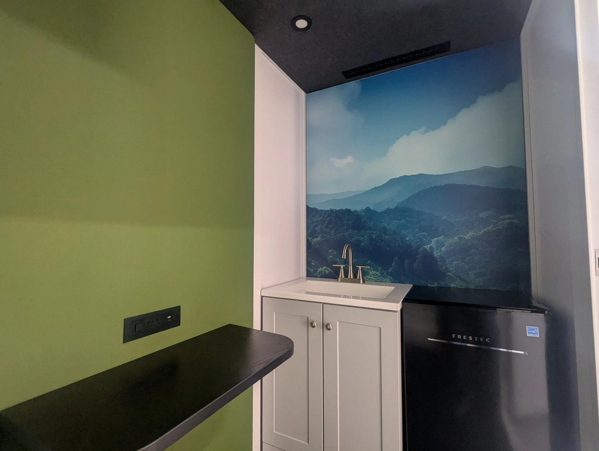 MomSpace Lactation Room Inside